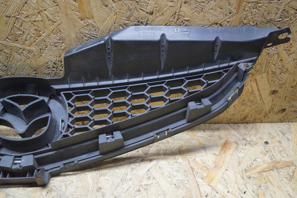 фото №12, Mazda оригінальний номер ce19-50712 решітка радіатора решітка радіатора радіатора