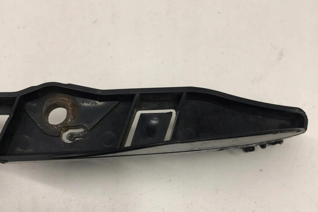 фото №8, Левый направляющая заднего бампера bmw 5 e60 11460915 3.0l дизель 145kw 2008