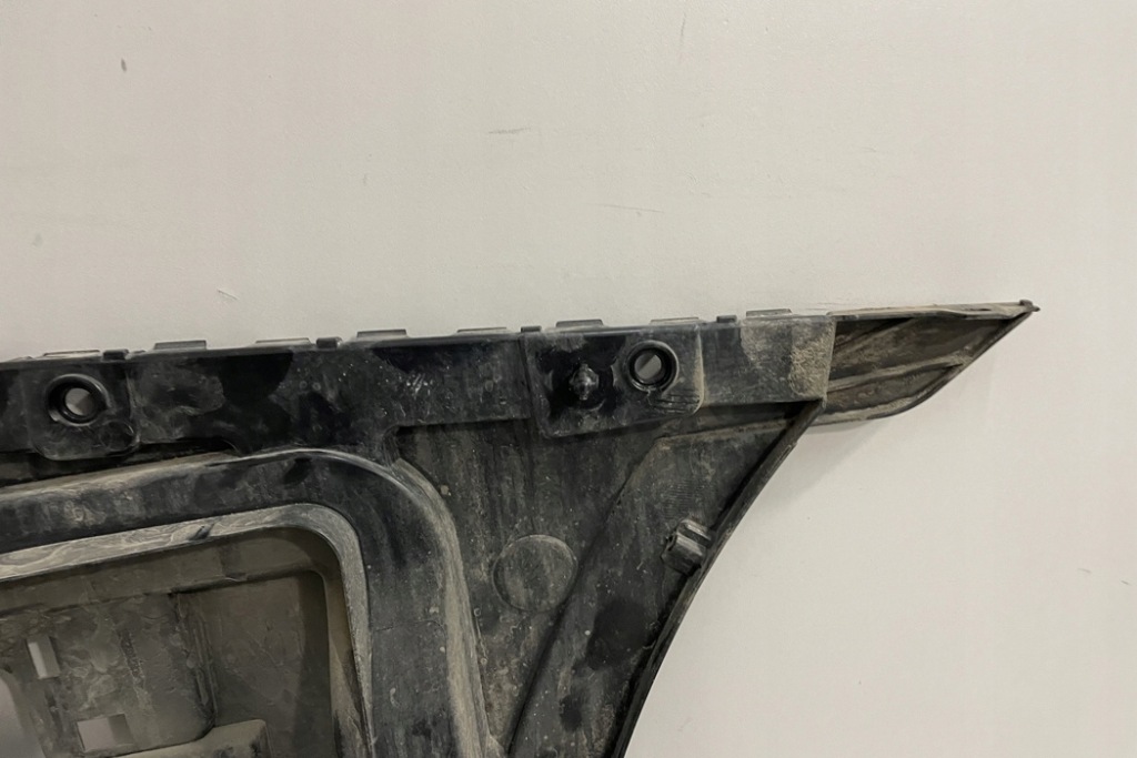 фото №8, Лівий напрямна заднього бампера bmw 7 g11, g12 7357147 2017