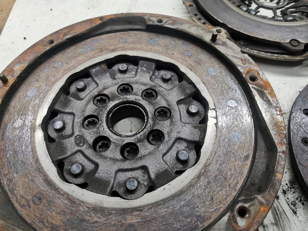 фото №8, Зчеплення повний маховик з двома масами диск притиск luk laguna iii 2.0dci 8200715613