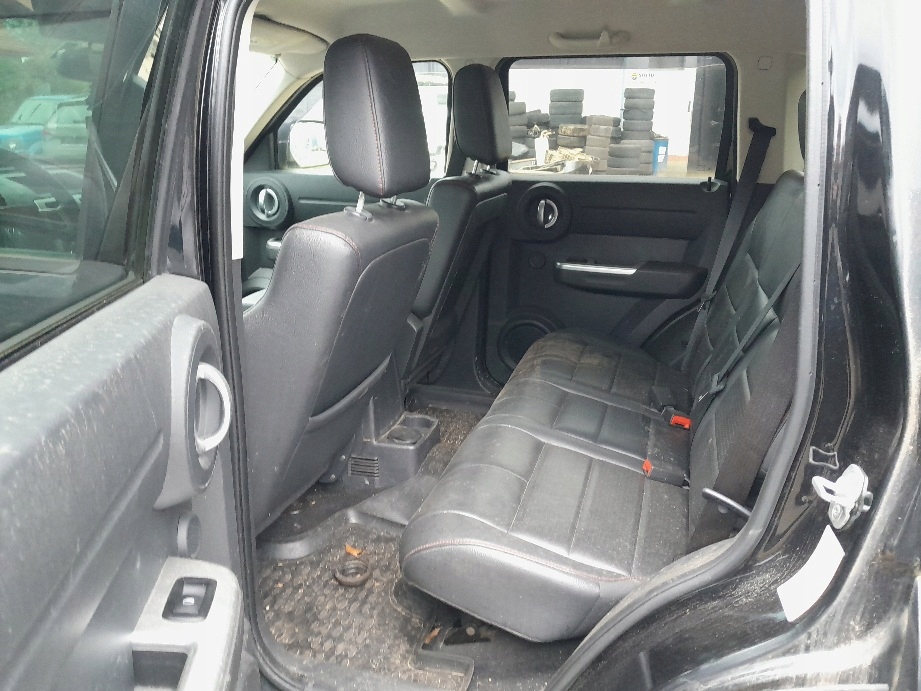 фото №2, Dodge nitro r/t 2007- сиденья подогрев заднее сиденье салон r / t europa