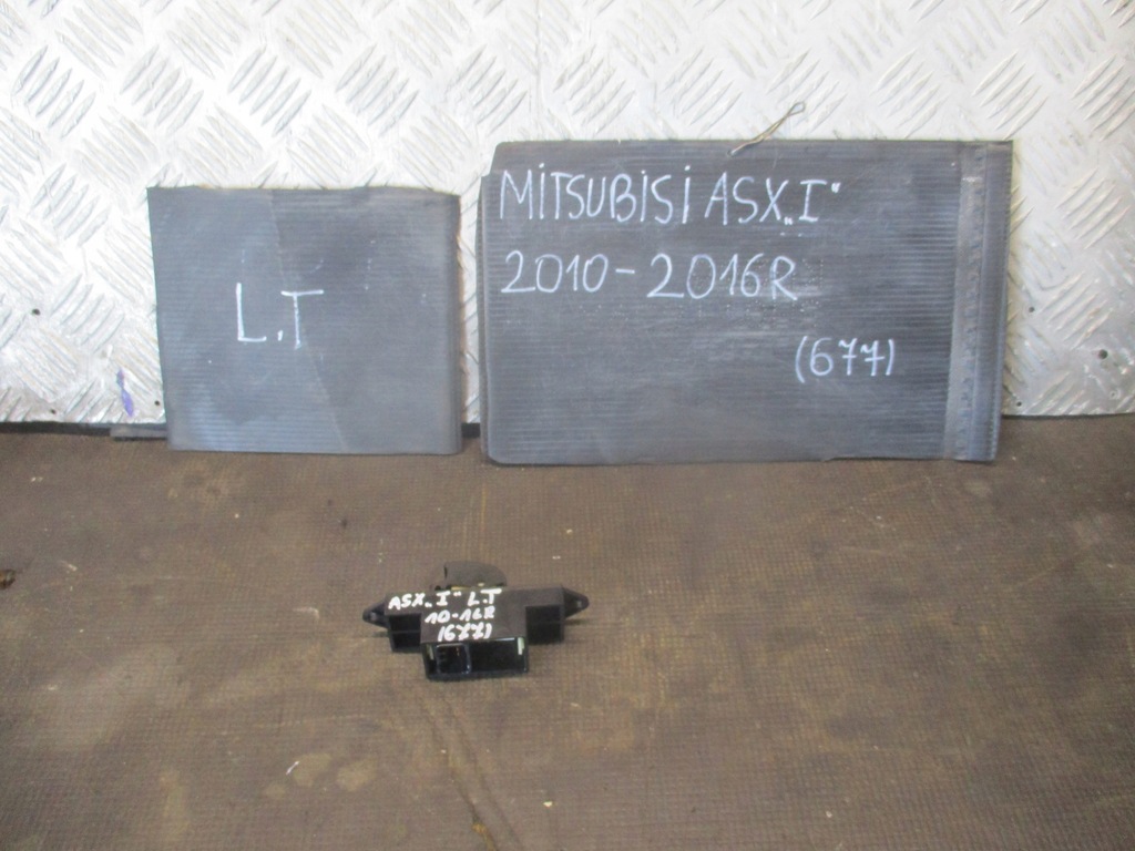 фото №1, Кнопка скло лівий задня mr587944 mitsubishi asx 10-16 r.