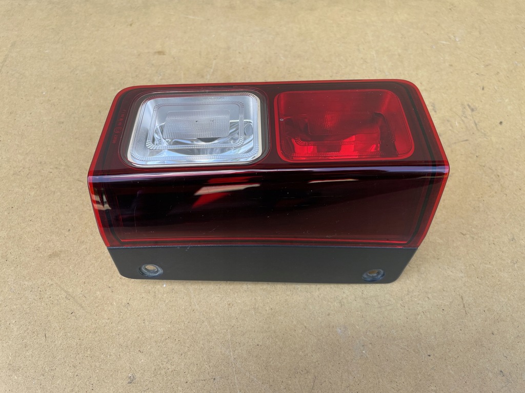 фото №1, Лампа задняя r trafic iii 14 левая нижняя