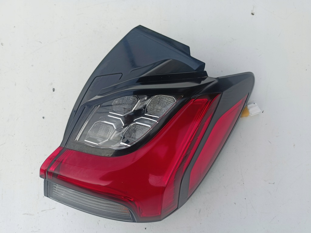 фото №1, Mitsubishi asx 2019- лампа задня зовнішня led права 8330b276