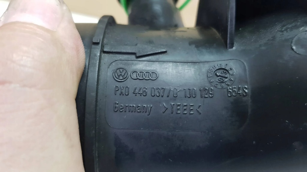 фото №5, Труба воздухозаборник воздуха 1j0129654s octavia i seat leon i vw golf iv 1.9 tdi