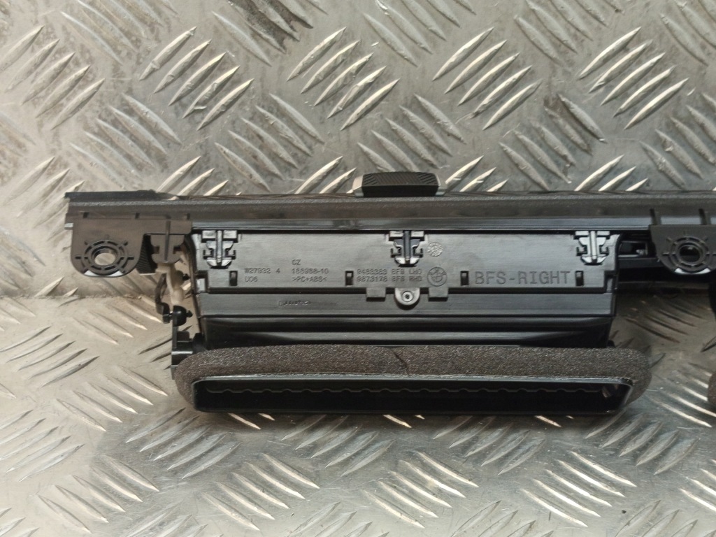 Bmw u06 u10 u11 u12 решётка обдув консоли правая пассажира 9483383 с Разборки