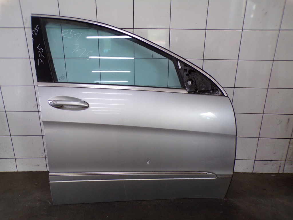 фото №1, Дверь правый перед mercedes w251 r klasa lak 775