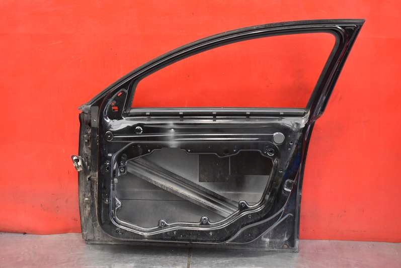 фото №14, Двері праве перед передні чорні volvo v50 03-11