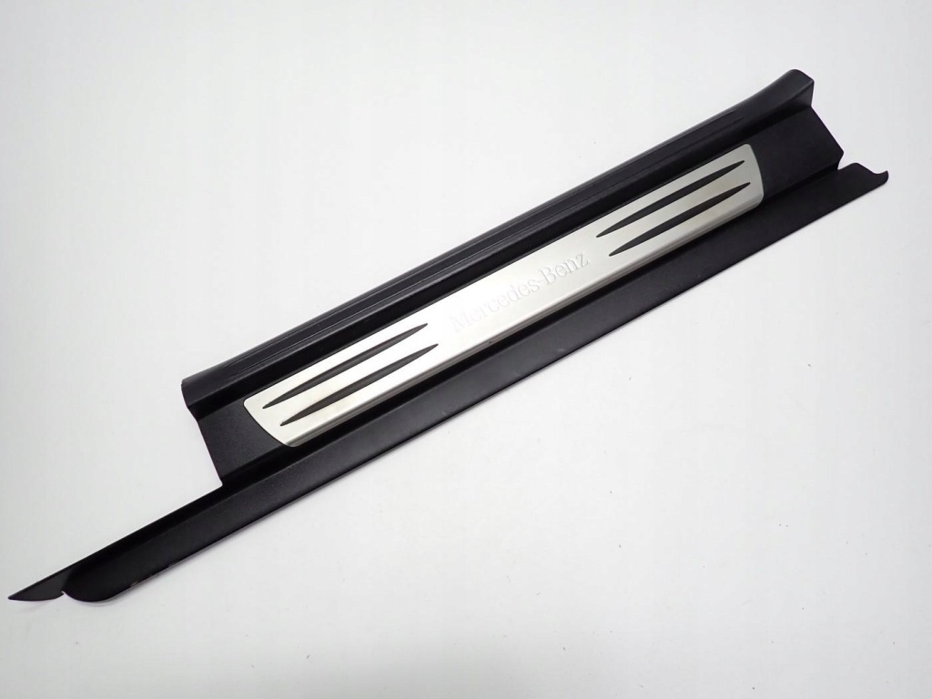 фото №1, Молдинг защита порог левый перед a1716800135 mercedes slk ii r171 05r