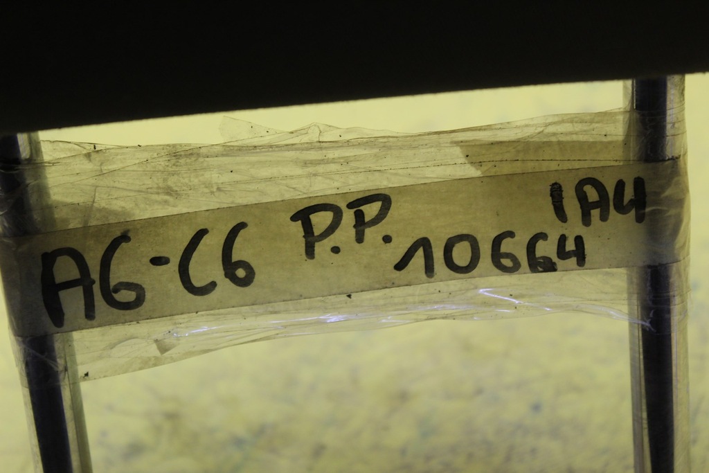 фото №6, Подголовник правый перед передний a6 c6