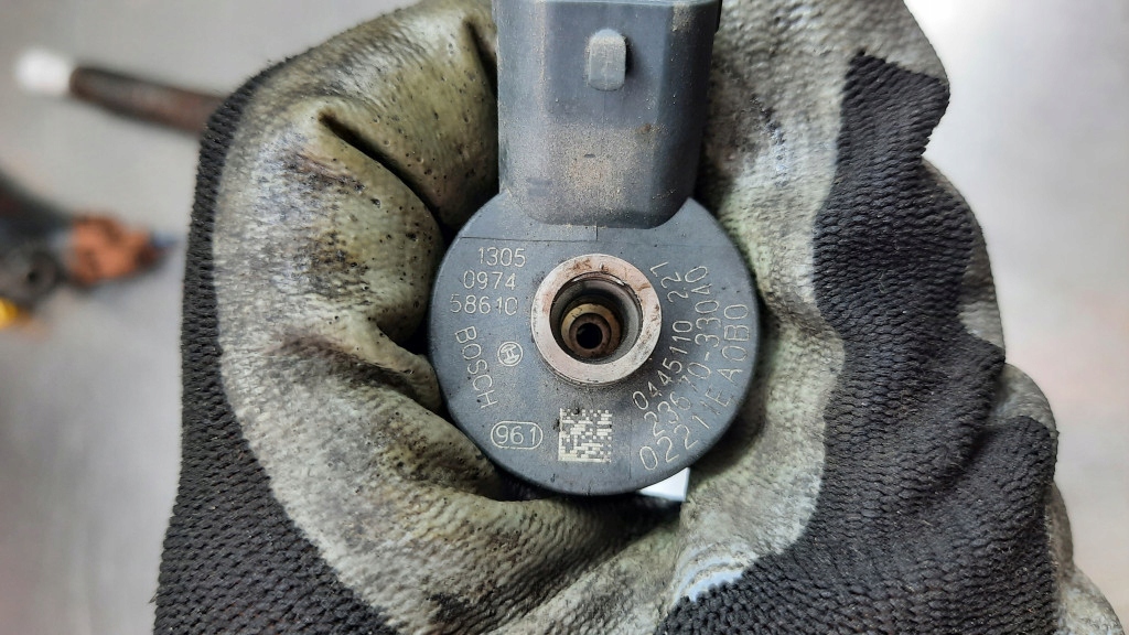 фото №7, Форсунки 23670-33040 комплект toyota corolla e12 1.4 d4d