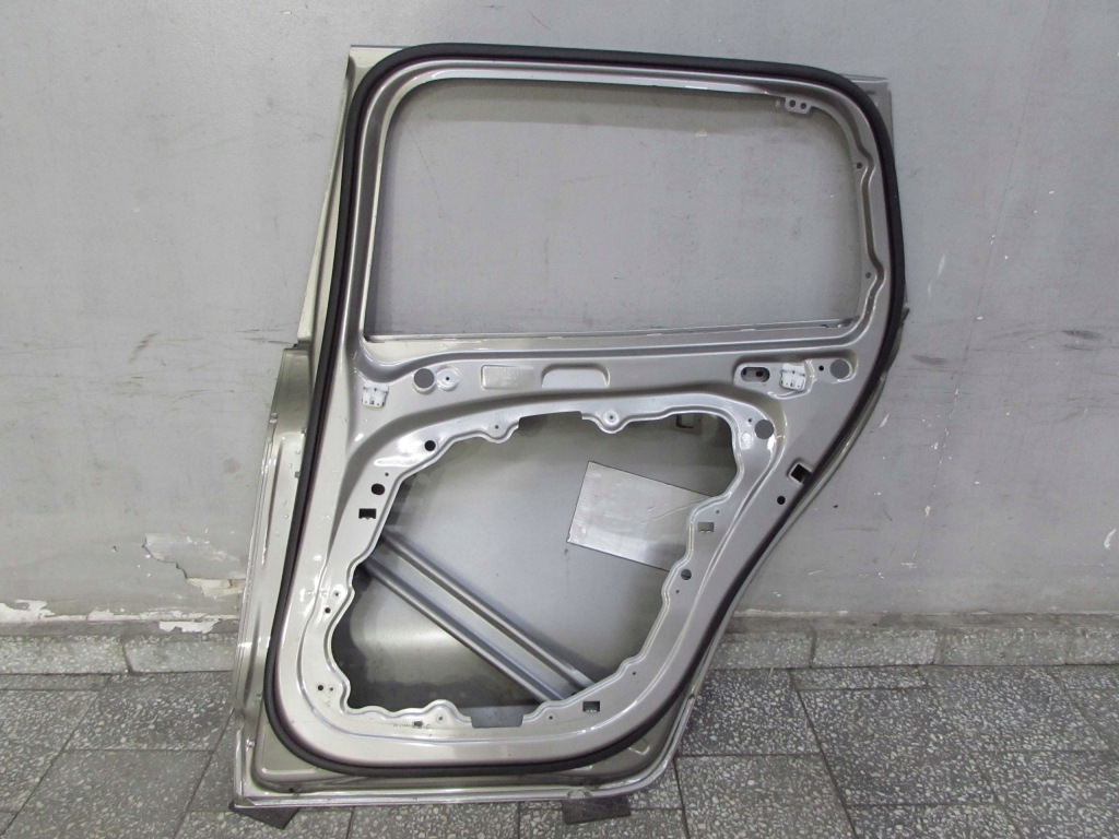 Volvo v60 ii 19-21 дверь задний  правое 31457969 Киев