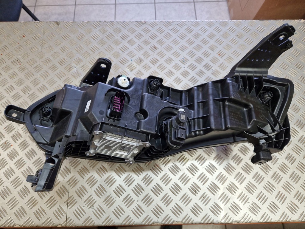 Фара правый  передняя full led pure vision renault megane e-tech 2021r- Доставка