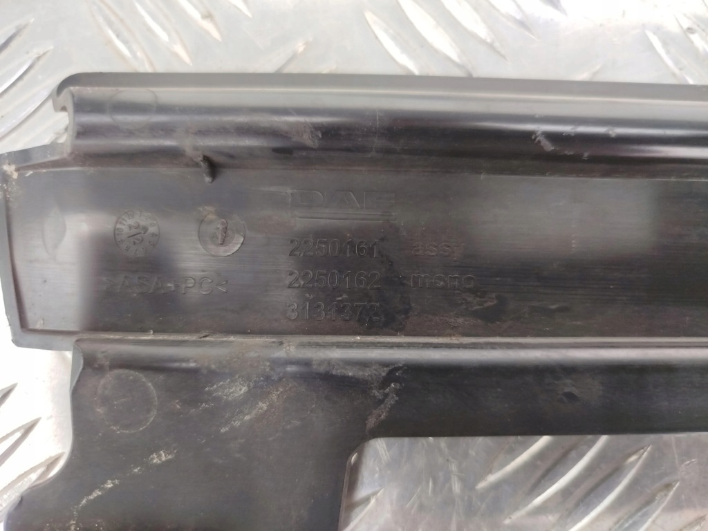 Заглушка молдинг решётка daf ngd xf xg xg+ Оригинал