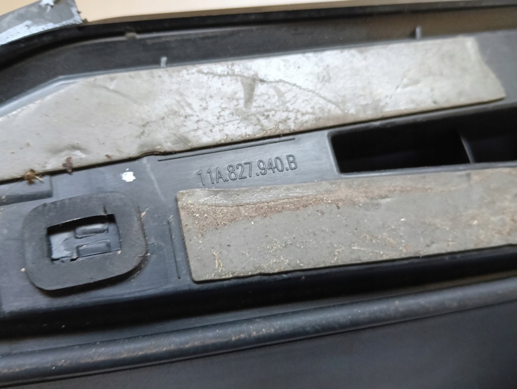 фото №6, Спойлер спойлер крышки задняя правый 11a827940b vw id.4