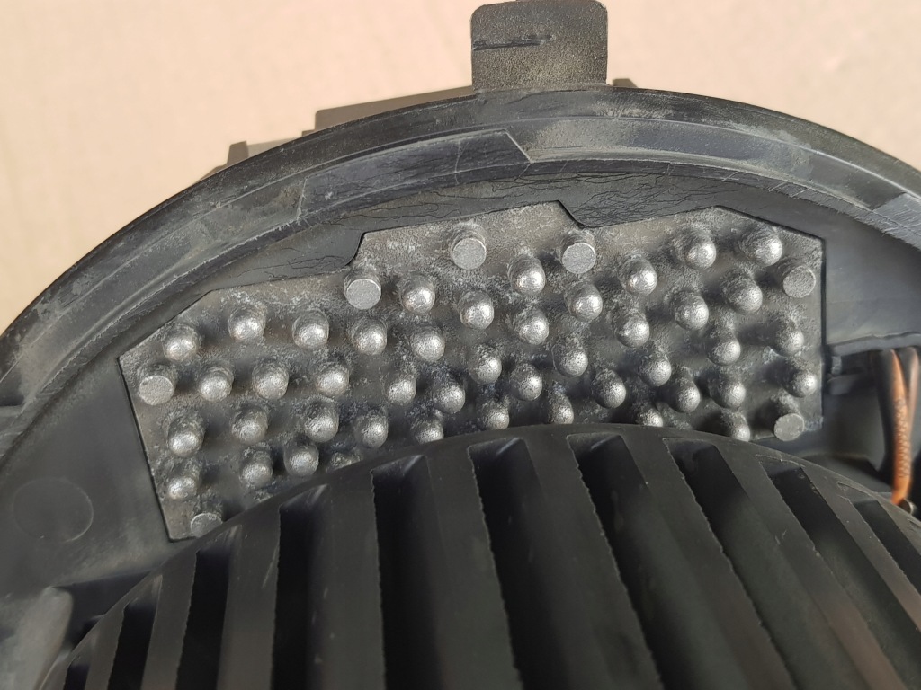 Воздуходувка обдув + резистор / seat leon ii vw golf v audi a3 8p / - исправна Оригинал