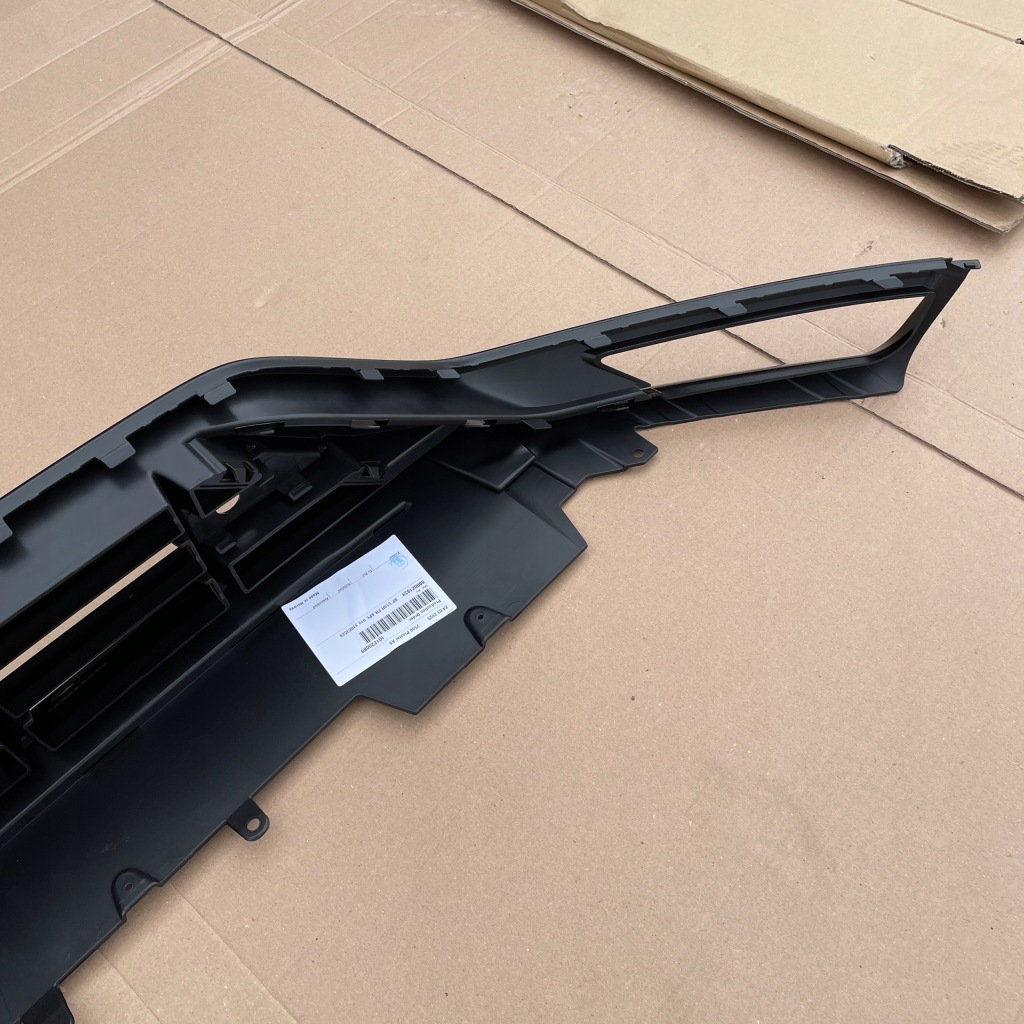 Решітка бампера спойлер volvo xc90 2 r-design 31663528 оригінал нова Доставка