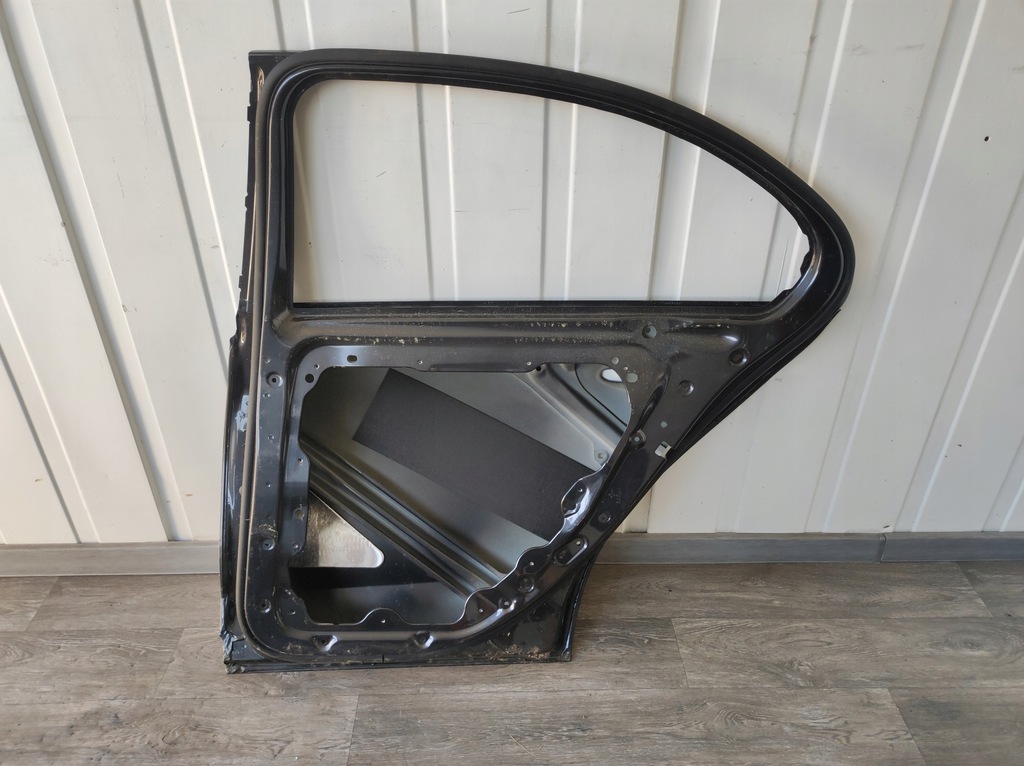 фото №13, Двері mercedes cklasa w206 206 задні праве sedan ------