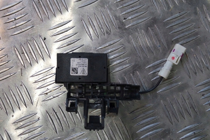 фото №1, Підсилювач антени 95b907245a porsche macan