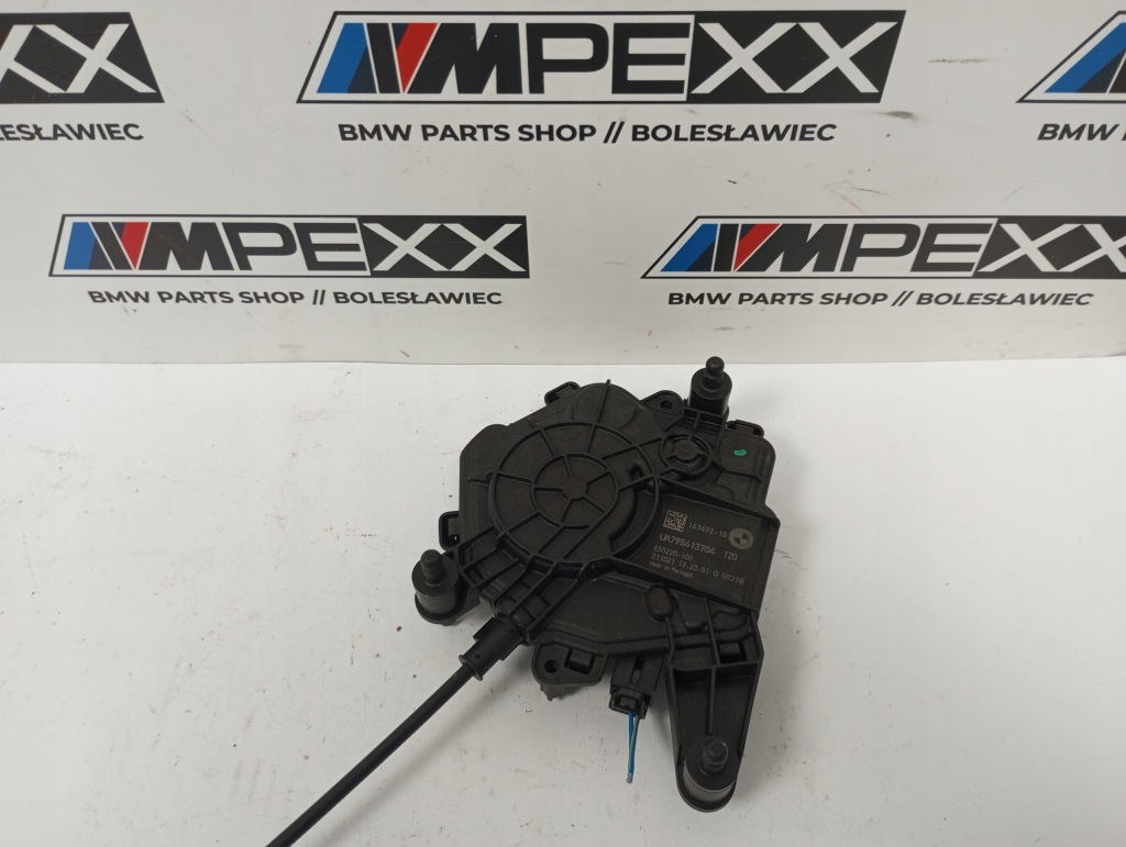 Купить Bmw ix i20 доводчик крышки задний багажника задний  7954137