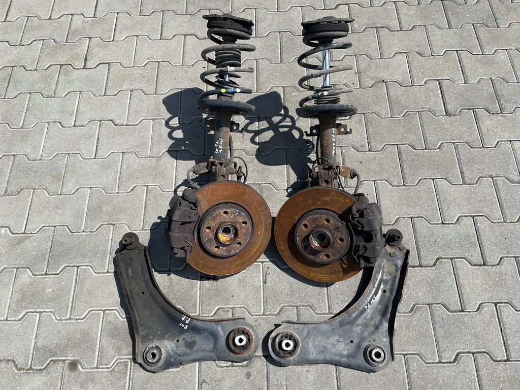 фото №1, Renault scenic iii lift 1.5 dci амортизационная стойка поворотный кулак перед правая