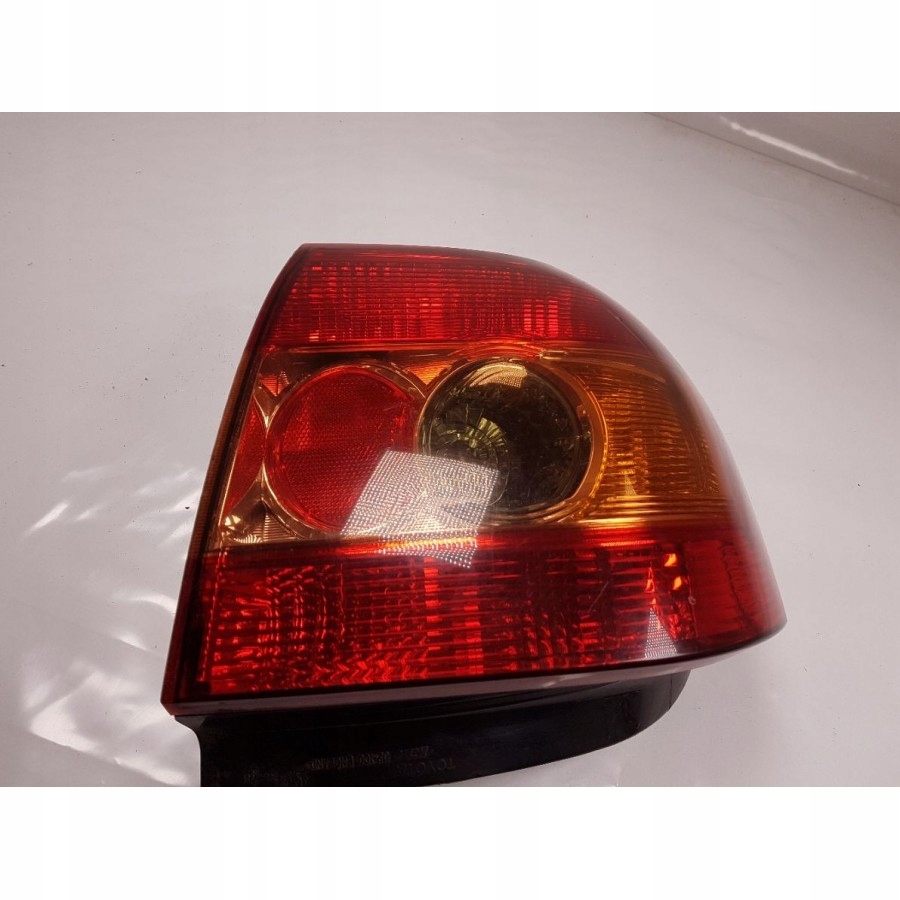 фото №1, Toyota corolla e12 hb 2004-2007 лампа задняя лампы