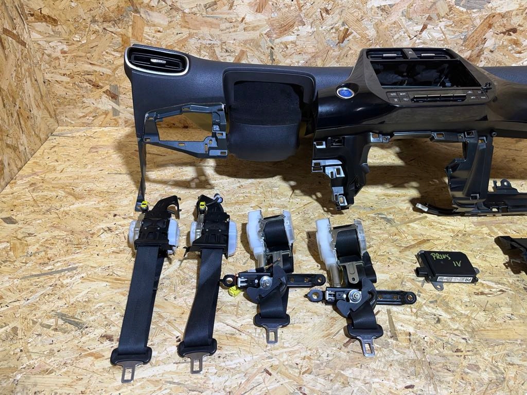 фото №11, Приборная панель консоль приборная панель подушка безопасности toyota prius iv 4 15- оригинал europa