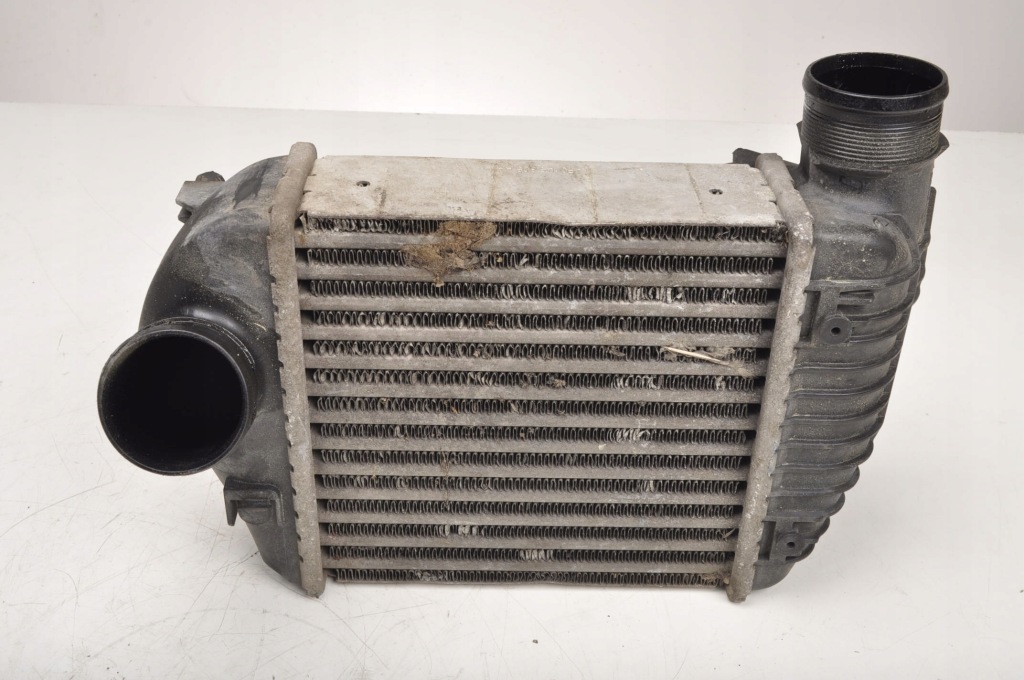 фото №6, Audi a6 c6 2.0 d радиатор интеркулер 4f0145805aa