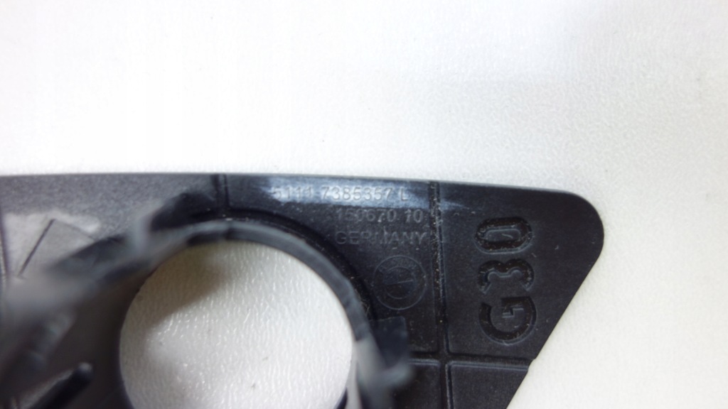 Держатели датчиков pdc левая правое bmw 5 g30 g31 17- 7385357 7385358 в Украине