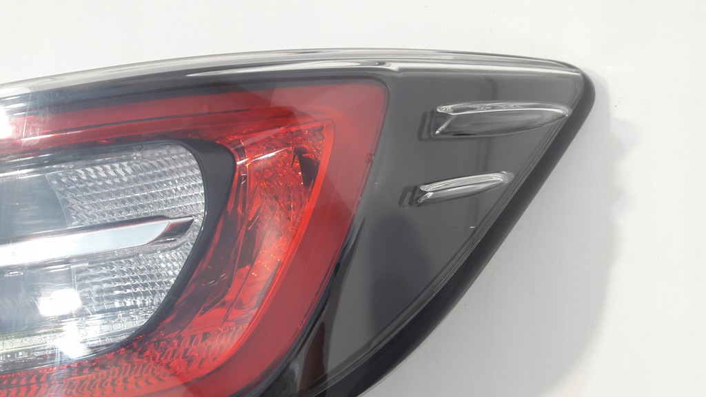 фото №3, Toyota corolla e21 задняя правая лампа хэтчбек led r17