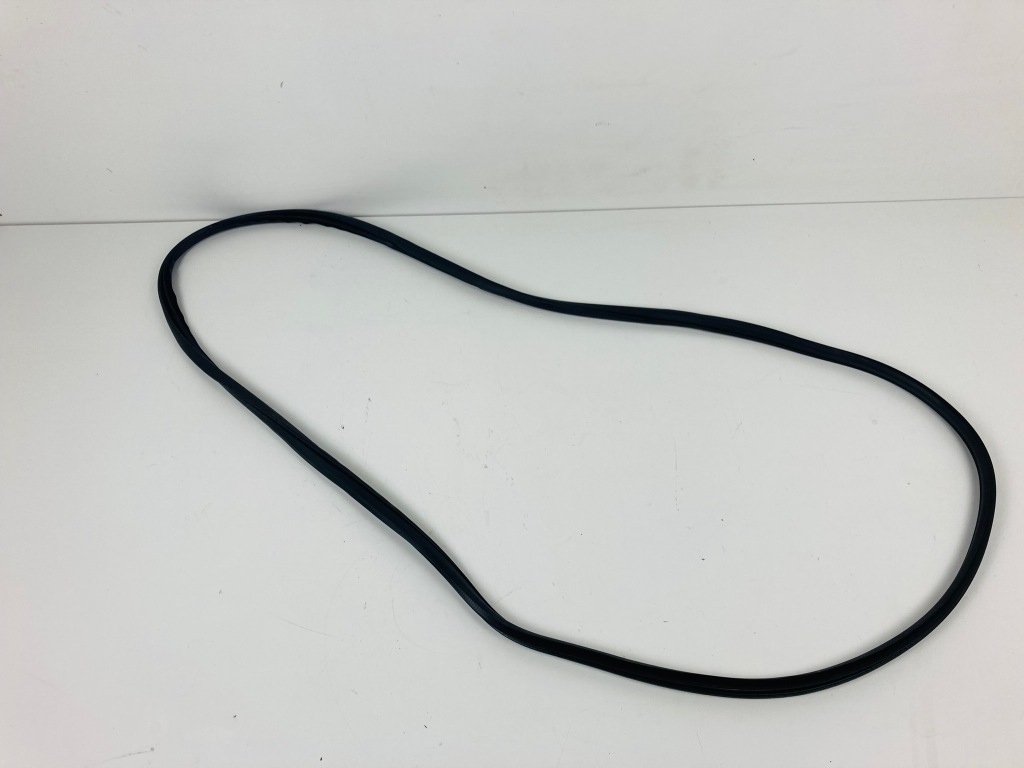 фото №1, Mercedes w470 прокладка дверь правый перед