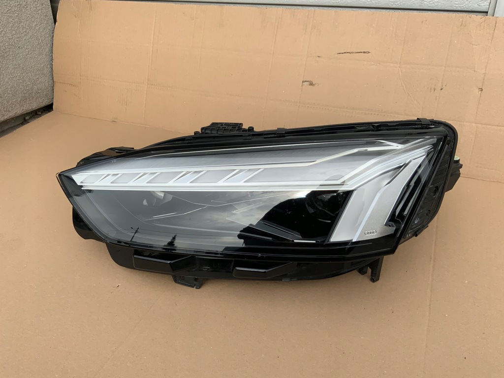 фото №1, Лампа левая przenia audi a5 led laser 8w6941085