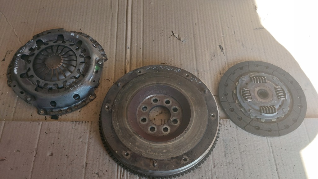 Купить Mini cooper r50 r52 1.6 16v колесо маховик 0952074 tacza прижим 246