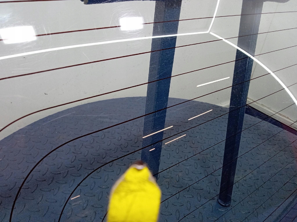 Peugeot 107 05- кришка багажника скло багажника задні задня 08r Зі Шроту