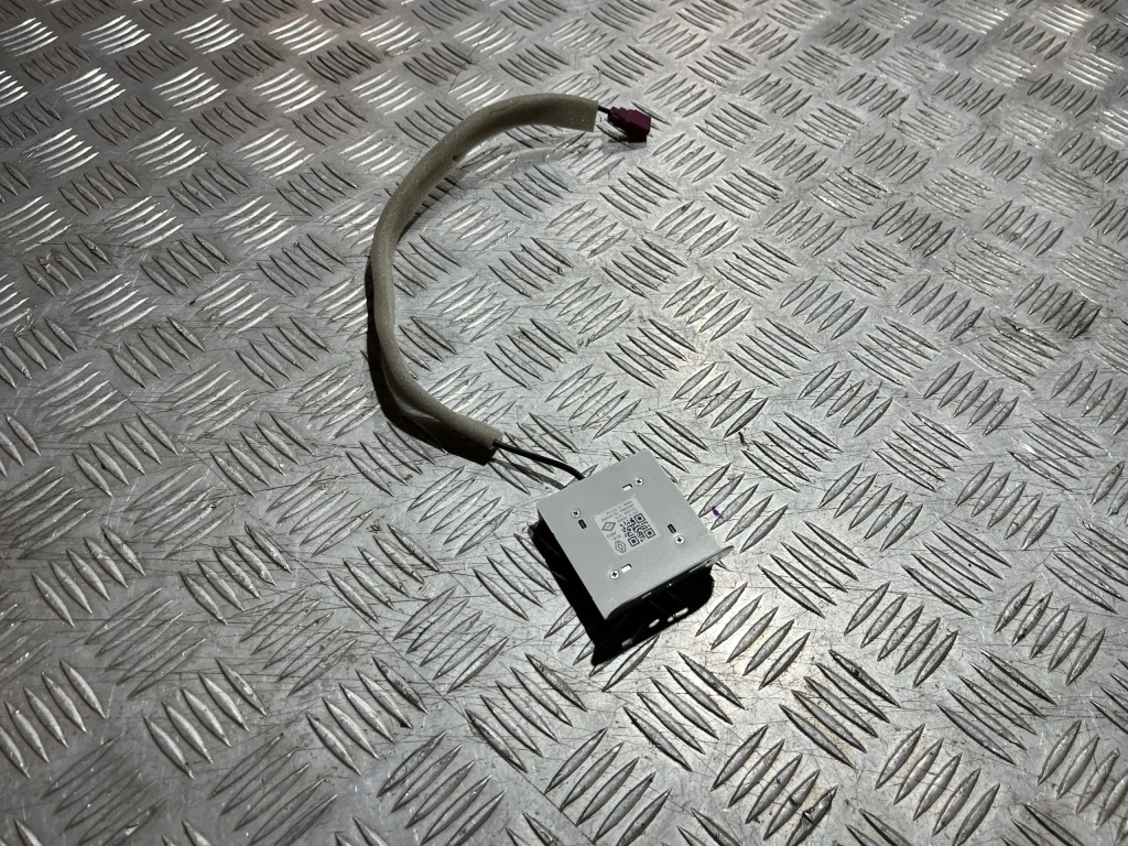 Купити Модуль антена gps renault express 21- 1.5dci 282120588r