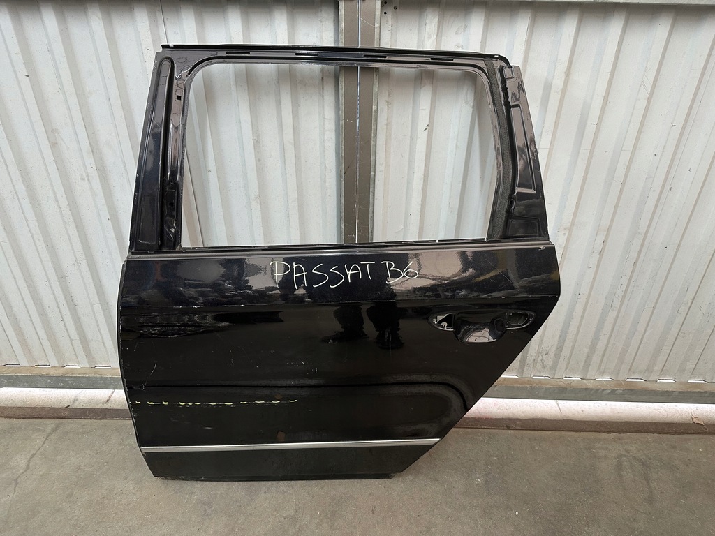 фото №1, Passat b6 дверь левый задняя задние левая bez ржавчина