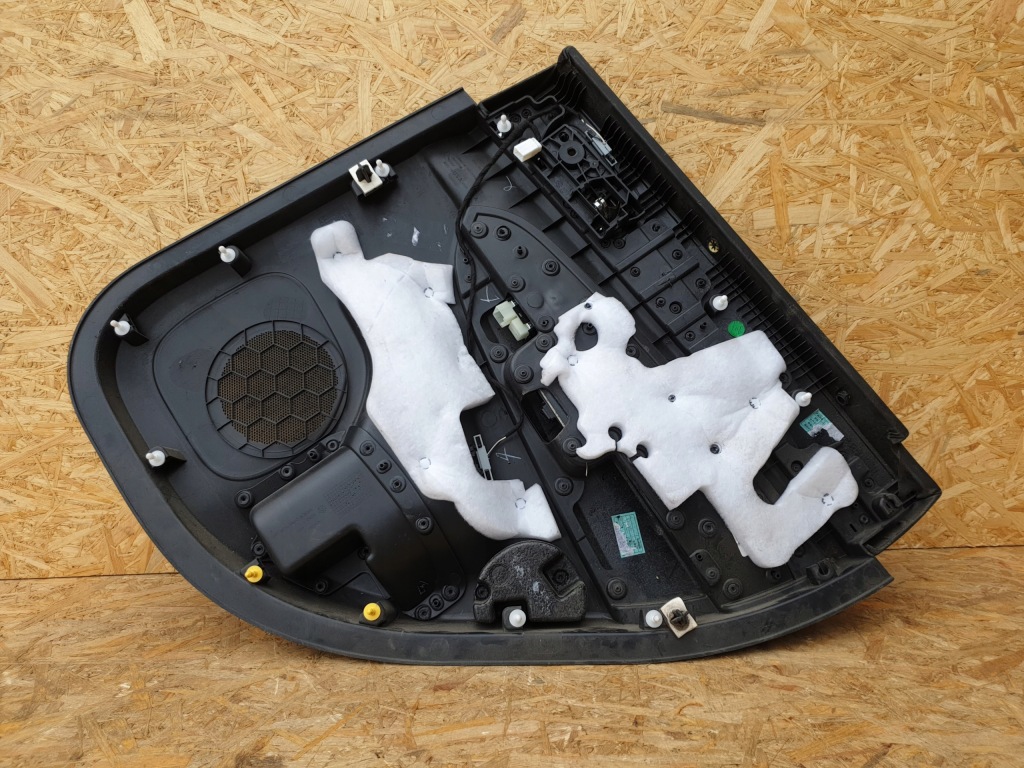 фото №8, Jeep grand cherokee wk2 обшивка дверь левый задняя молдинг