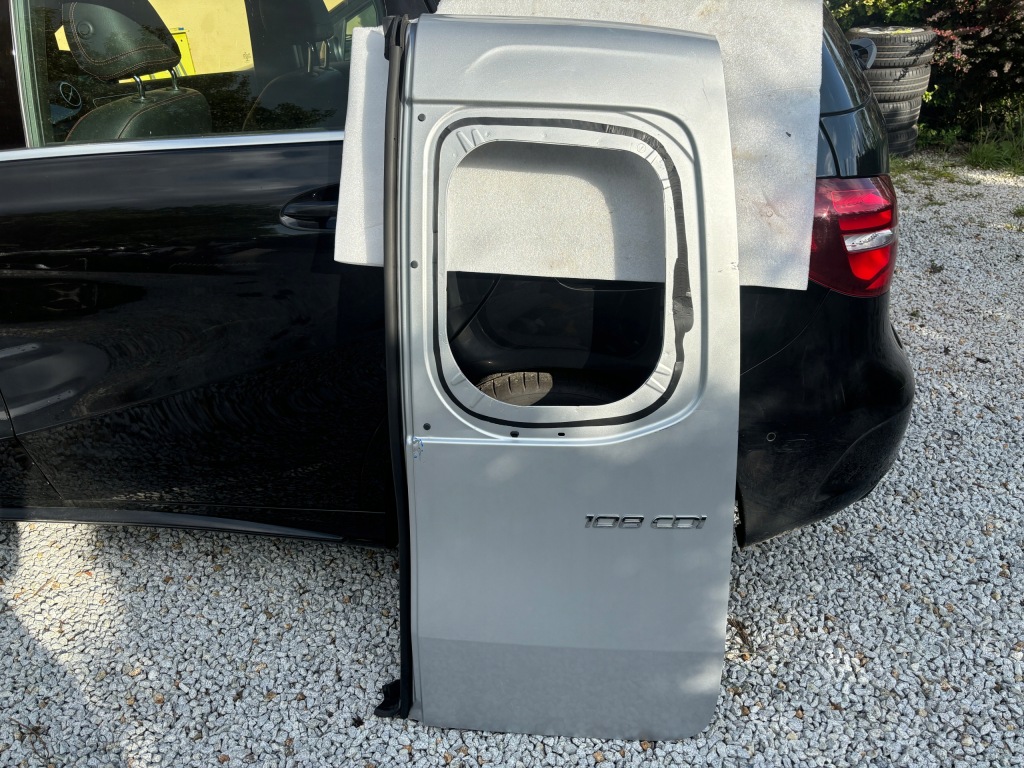 фото №1, Mercedes citan 415 renault kangoo ii дверь правый задняя правое задние крышка багажника