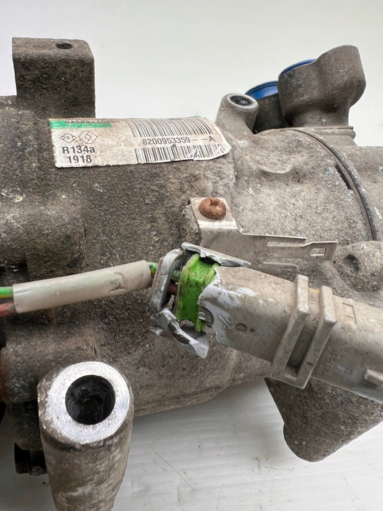 фото №2, Компрессор кондиционера renault clio iii 8200953359