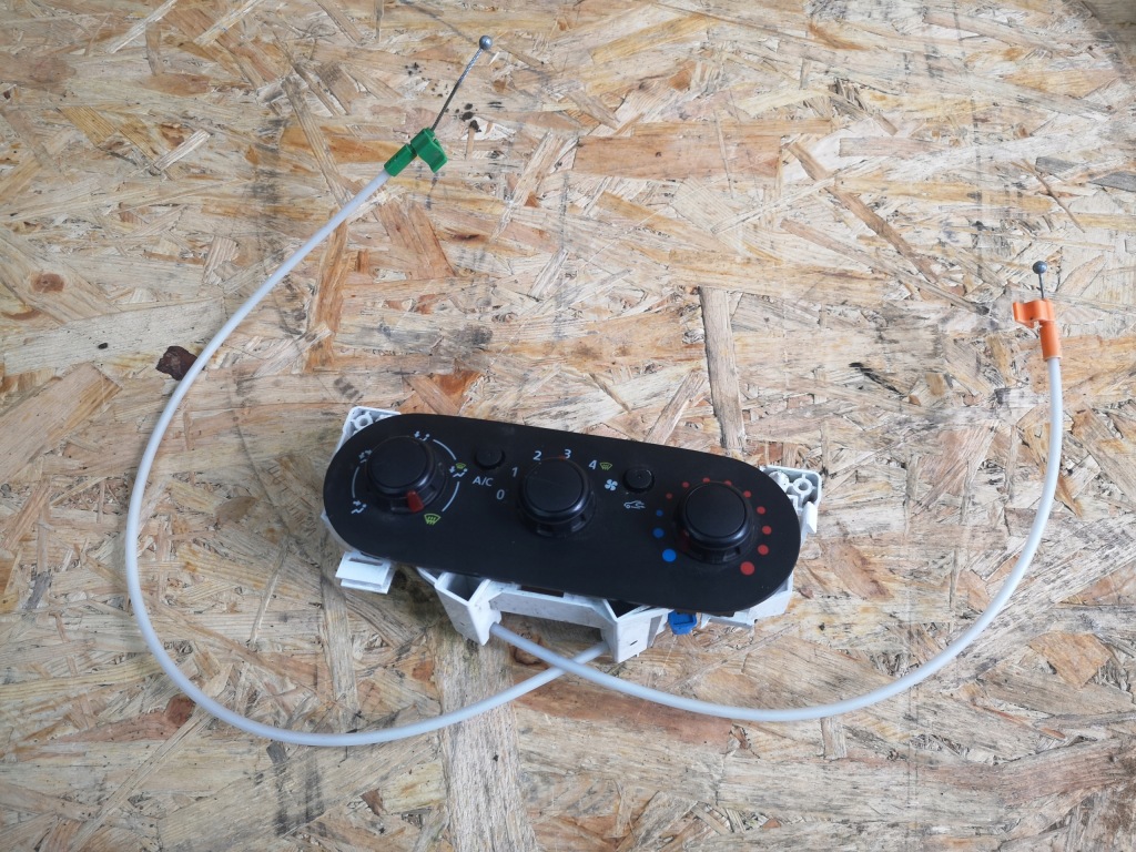 фото №1, Trafic vivaro iii панель кондиционера