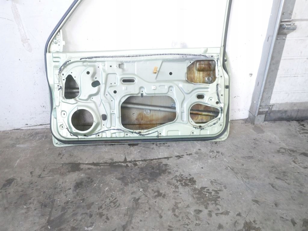 Двері праве перед передні daihatsu cuore v l701 Київ