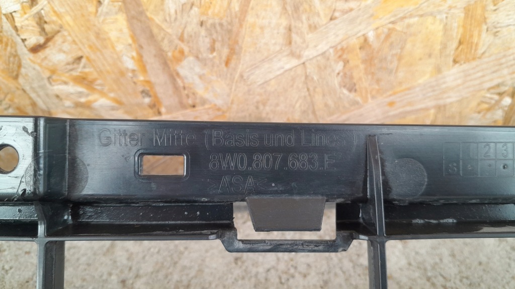 фото №7, Audi a4 b9 середня решітка бампер