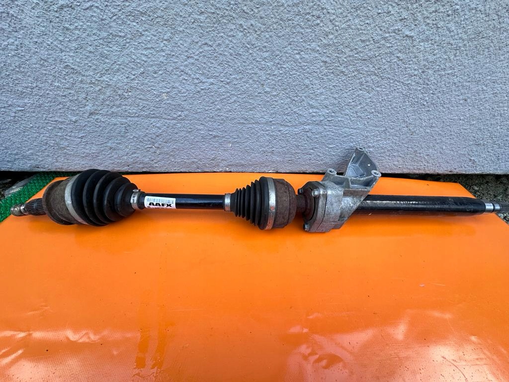 фото №1, Opel astra j 13335143 aafx комплектная приводной вал правая