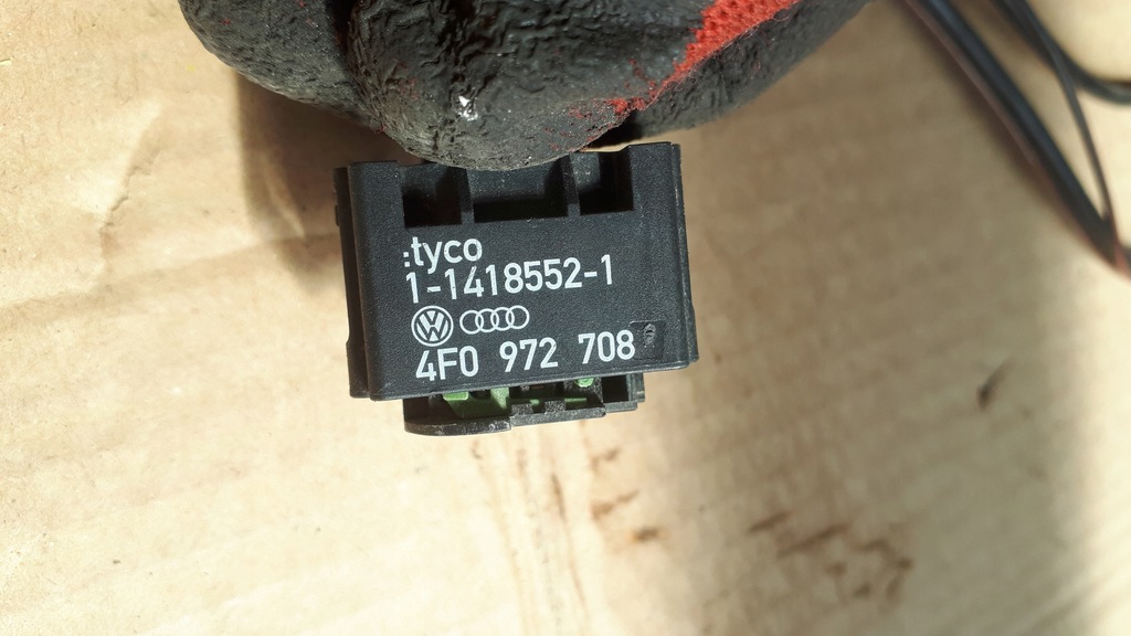 фото №9, Колодка штекер радара distronic 4f0972708 vag