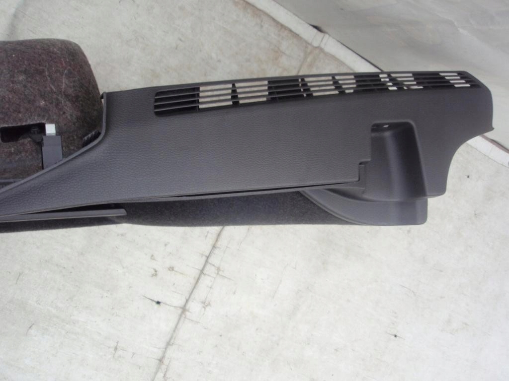 Ap обшивка багажника левый задний  3af867427 fee passat Цена