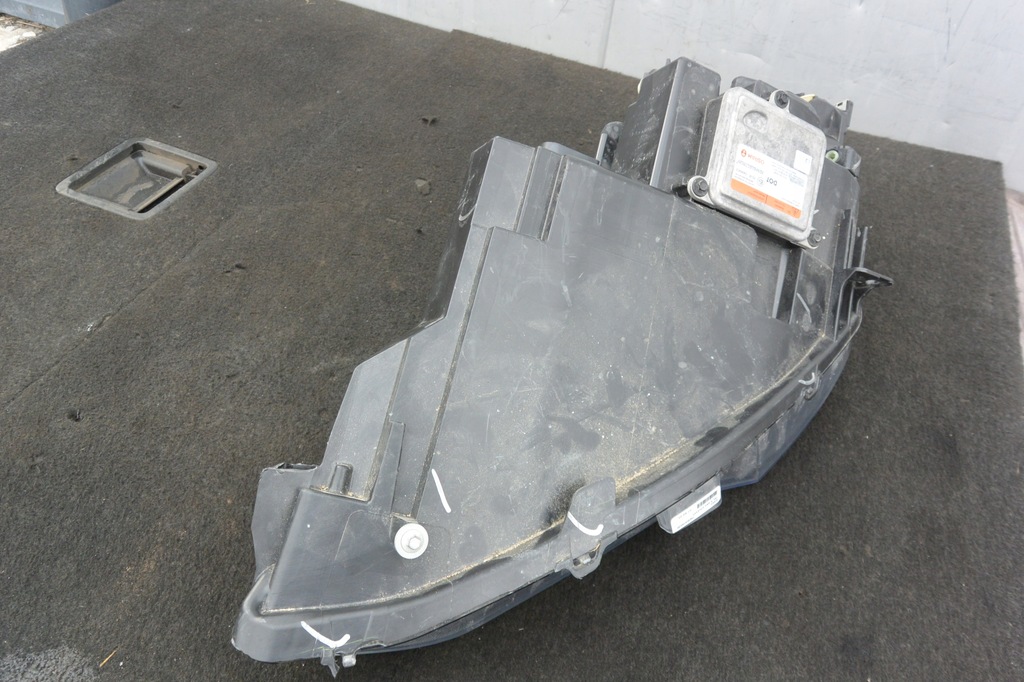 фото №12, Tesla s 12-16 лампа правая перед ксенон usa