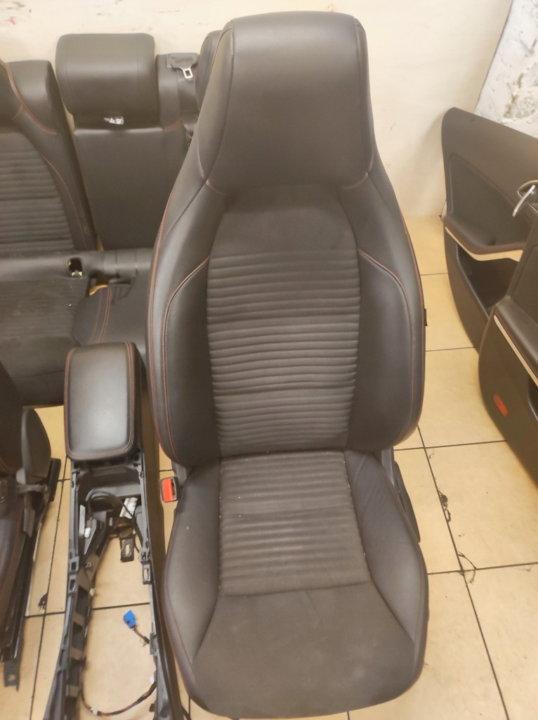 фото №4, Салон сидіння заднє сидіння cla w117 набір amg sedan