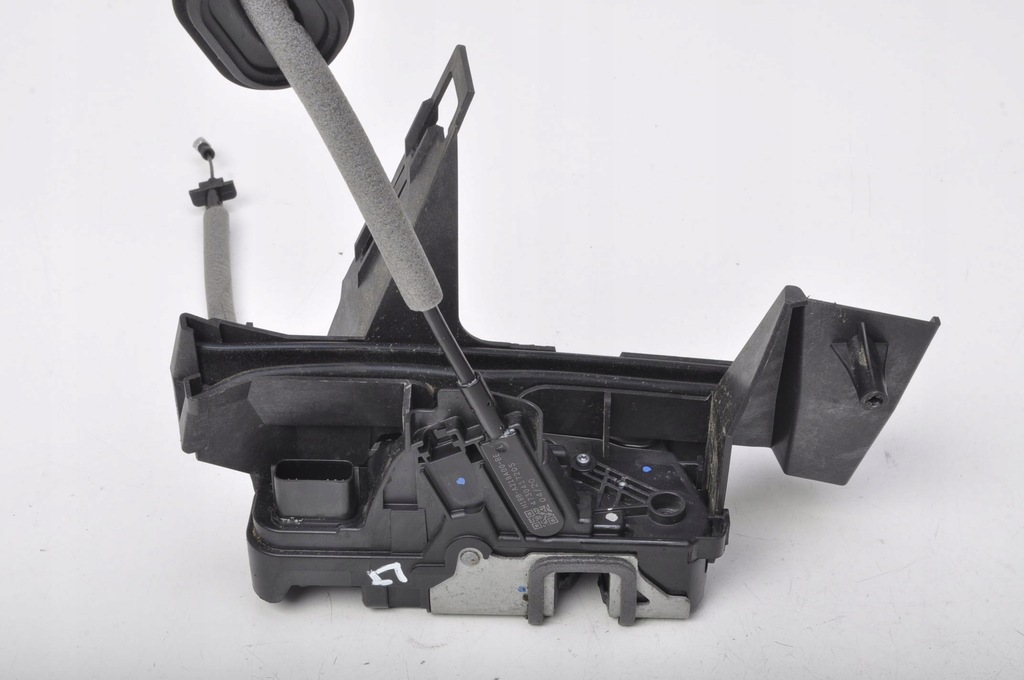 фото №7, Ford fiesta mk8 замок двері лівий задня 6 pin