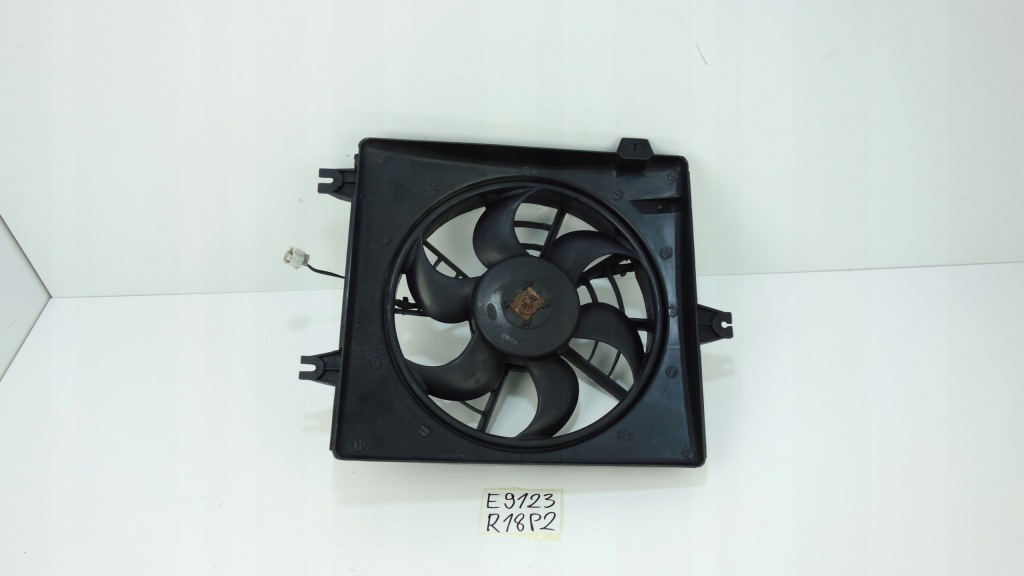 фото №1, Hyundai lantra 1995- вентилятор радиатора 4548548