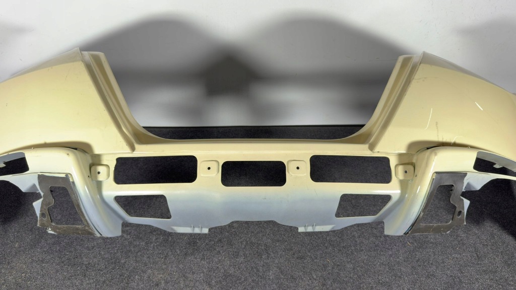 Купить Ferrari roma spider f169 бампер задний  задний полный хороший